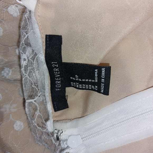 FOREVER 21 LADIES RUFFLED DRESS-S - Picture 5 of 5